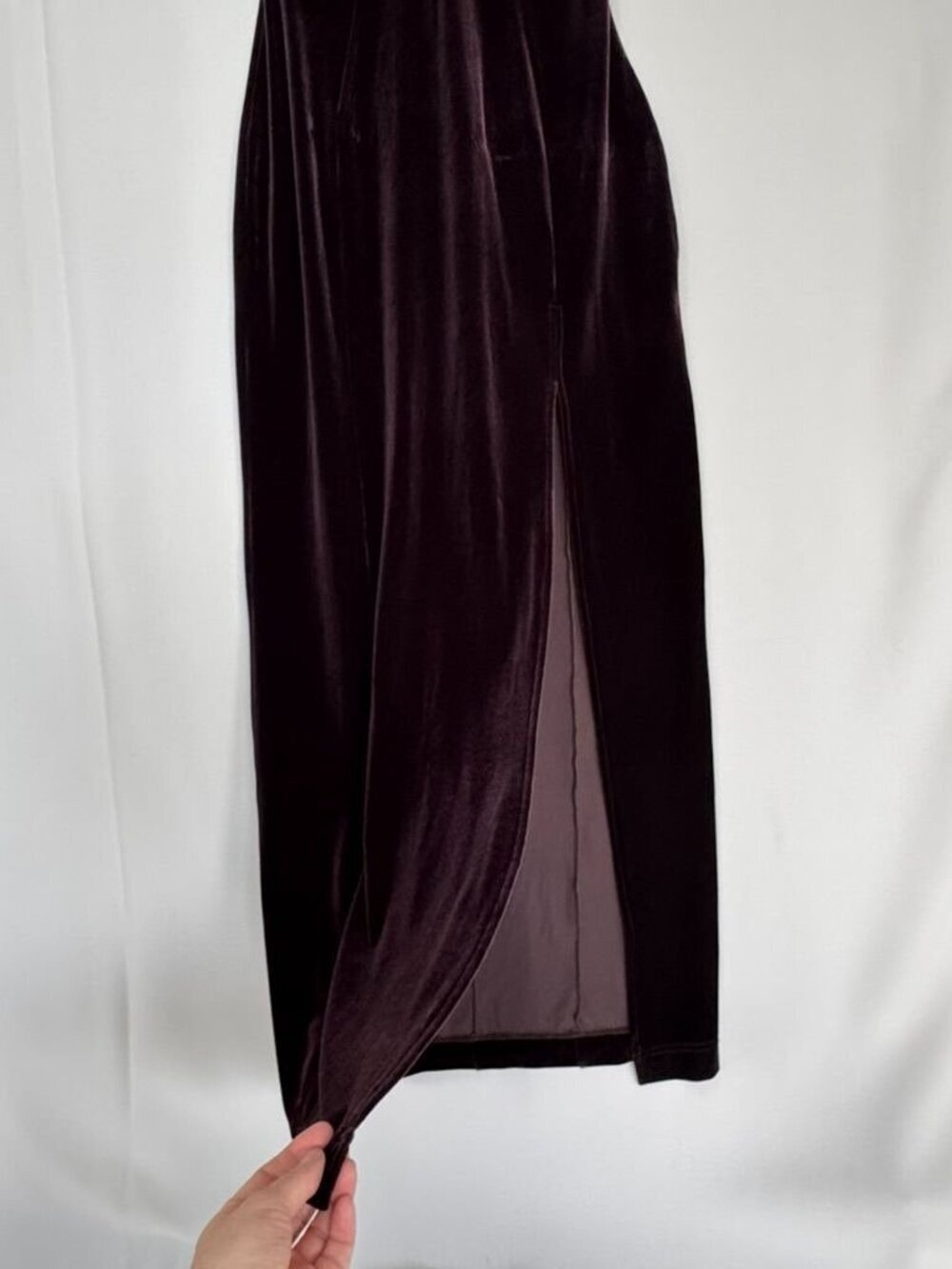 90s Vintage Tadashi Shoji CACHE Burgundy Stretch Velvet Halter Maxi Dress Large - Picture 4 of 13